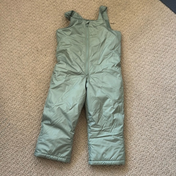 Old Navy snow pants - Picture 1 of 3